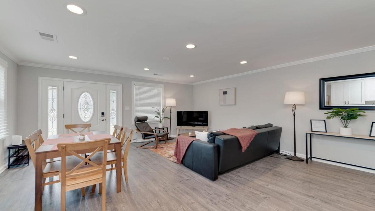 Stylish 3Br 3Ba Colonial House By Cozysuites 亚历山德里亚 外观 照片
